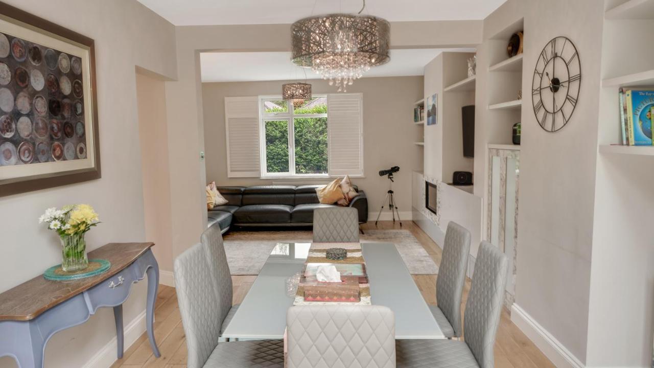 Cosy Luxurious Family Home Лондон Экстерьер фото